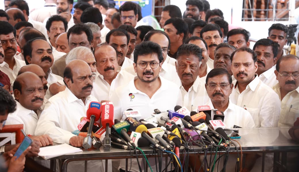 OPS_DMK's tweet photo. சட்டமன்றத்திற்கு ஐயா ஓபிஎஸ் வருகை  

#TNBudget2026 #TNAssembly #OPS #OPanneerselvam #DMK #MudhalvanOPS https://t.co/XMvWHLxA94