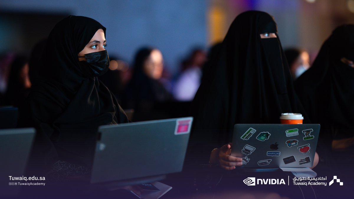 TuwaiqAcademy's tweet photo. من ورشة عمل بالتعاون مع انفيديا ✨

تجارب معرفية وتطبيقية تعزز المهارات التقنية، وتفتح آفاقًا جديدة في مجال الذكاء الاصطناعي، لتمكين القدرات وصناعة المستقبل التقني https://t.co/VlO1n4jeKA