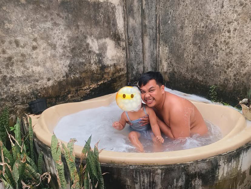 vebr34231's tweet photo. Selain nakes ada lagi ini PNS penjaga lapas di pontianak namanya Uray Rifan Sofwan yang sudah berkomentar jahat ke almarhum Yurizal, beliau belum melakukan permintaan maaf atas perbuatannya.

cc : kairafune https://t.co/FeMBv5R2xY