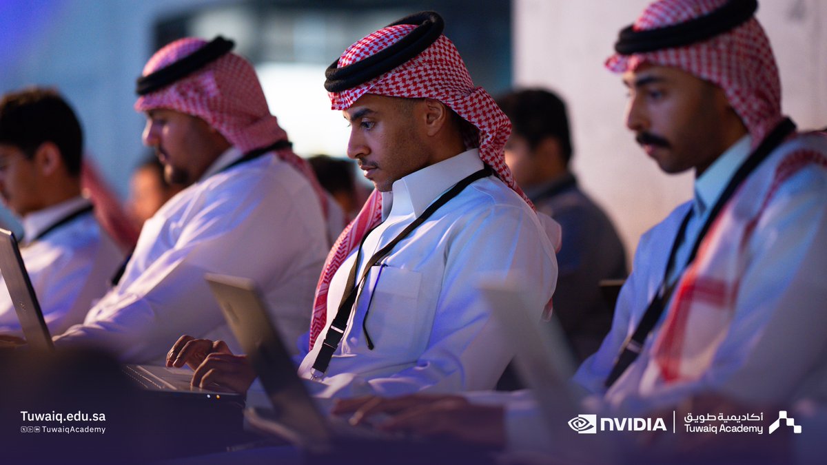 TuwaiqAcademy's tweet photo. من ورشة عمل بالتعاون مع انفيديا ✨

تجارب معرفية وتطبيقية تعزز المهارات التقنية، وتفتح آفاقًا جديدة في مجال الذكاء الاصطناعي، لتمكين القدرات وصناعة المستقبل التقني https://t.co/VlO1n4jeKA