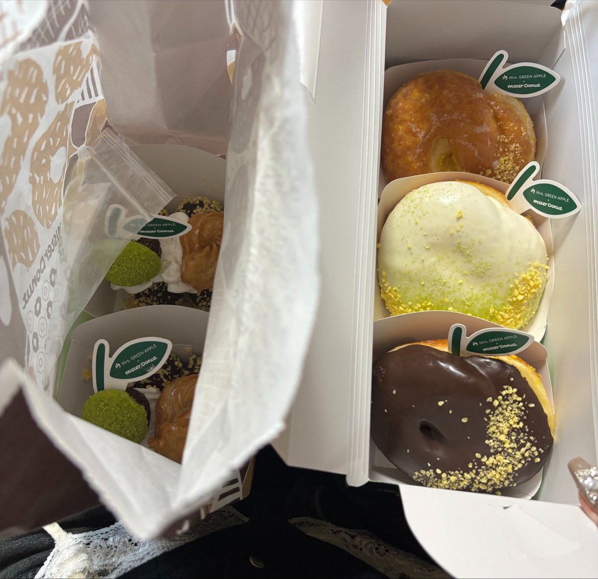 y_uk10's tweet photo. 🍏🍩 https://t.co/TlwxI5wBf9