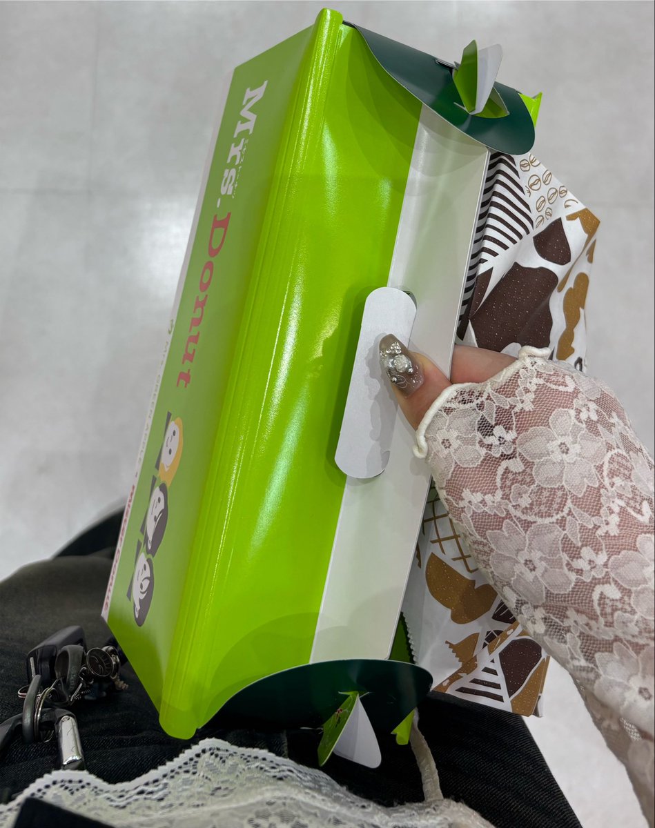 y_uk10's tweet photo. 🍏🍩 https://t.co/TlwxI5wBf9