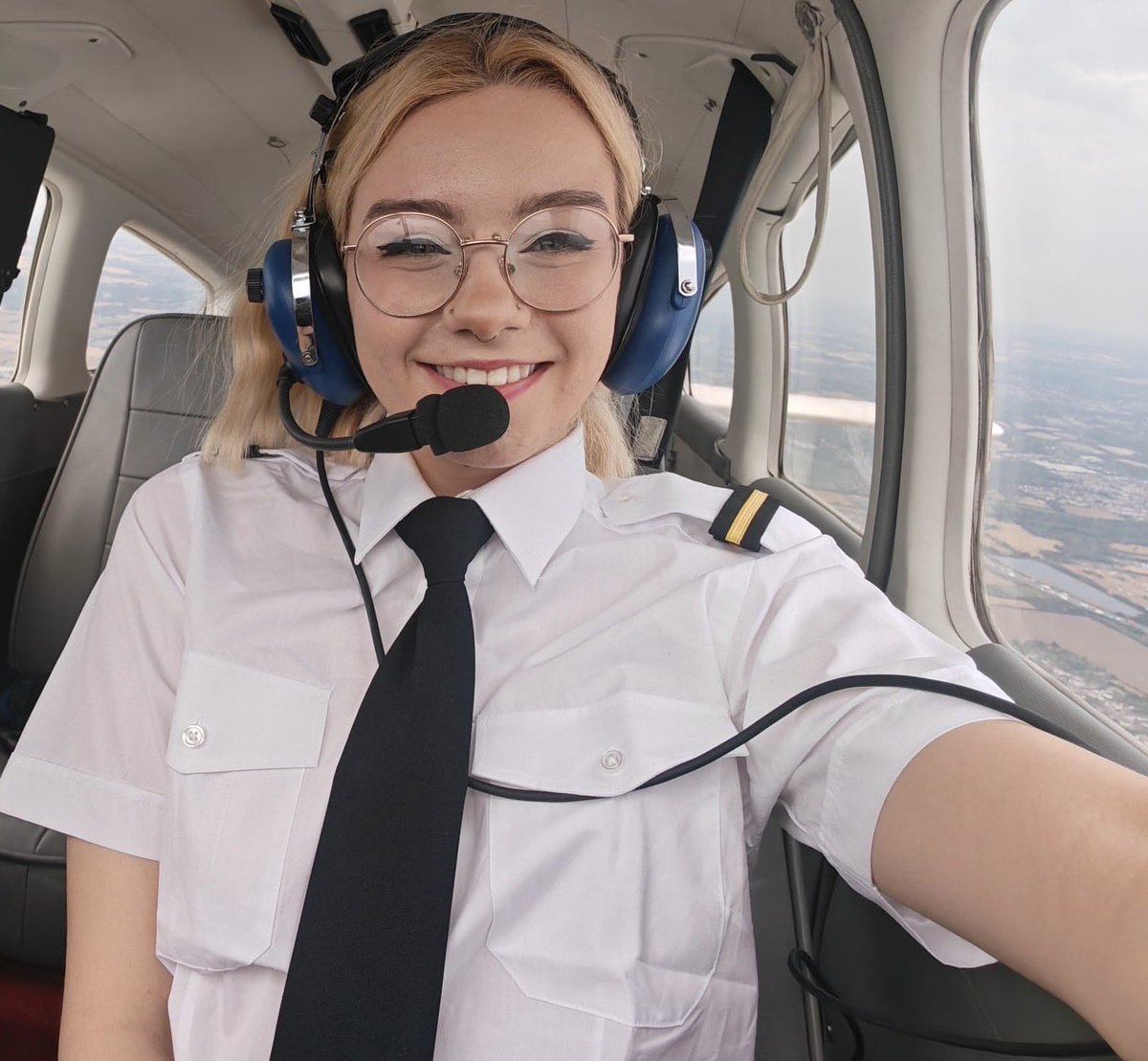 JohnPilot723065's tweet photo. I’m really looking forward to teaching this beautiful, young, horny, kinky, submissive student to fly. She promises me she’ll do EVERYTHING I tell her! @Daisy_dayzz https://t.co/gbFSgDamLn