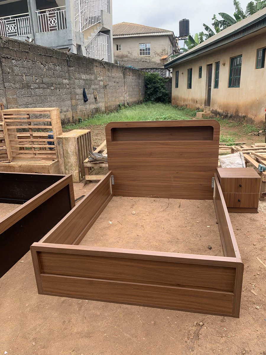 IsiomaDNigerian's tweet photo. My wonderful client reached out to me for a standard Bedframe (4.5 x 6). She brought her design and we tweaked it little.

She specifically wanted a mini storage space on the headboard for decor pieces and books. The design she sent was a headboard that had a mini storage too but it was just above the mattress. I suggested that the storage be placed closer to the top, to avoid knocking the decor pieces over as she sleeps. She agreed and we proceeded.

Meet the Efe bed.
Named after my client (she was happy I named it after her).
Efe can be made into any size, comes with one drawer and the foot board has a storage space for books.

Efe: 300k