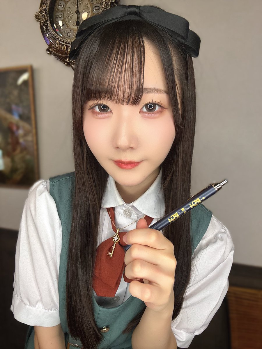 urara_lilial's tweet photo. ごきげんよう♪
少し遅くなりましたが、サロンにおります！
昨日サロンに着いたらお姉様から素敵な贈り物があって、勿体無いから昨日は開けずにとっておいたんです。
今日から大切に使います♡

お届けメニューは21時まで！˚✧₊ https://t.co/1wVqbEuCaH