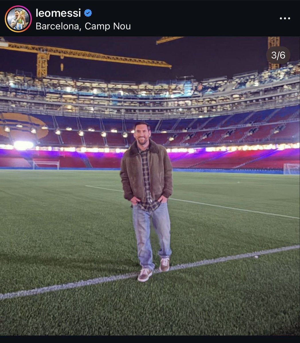 Tobs_fc's tweet photo. Till date I still don’t understand how nobody saw him book a flight to Barcelona and still came to camp Nou. 

Not even his wife knew. 😭 https://t.co/0eTYYMERVb