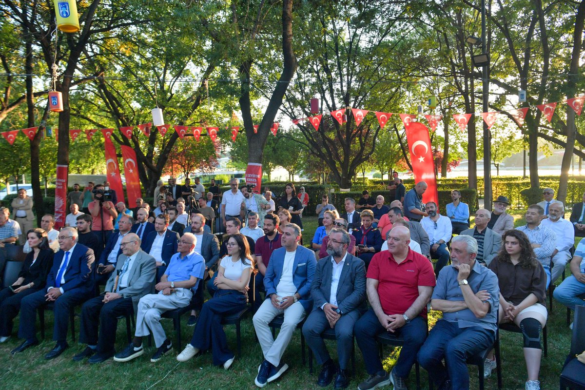 DPHaydarAltints's tweet photo. Dün, Ankara Kent Konseyi tarafından düzenlenen "Ankara'ya İz Bırakanlar" etkinlik serisi kapsamında, Genel Başkanımız Sn. Gültekin Uysal'ın katılımlarıyla Gençlik Parkı'nda keyifli bir sohbet gerçekleştirdik. 

Ankara Kent Konseyi Başkanı Sn. Halil İbrahim Yılmaz başta olmak üzere, programda emeği geçen herkese teşekkür ediyorum.