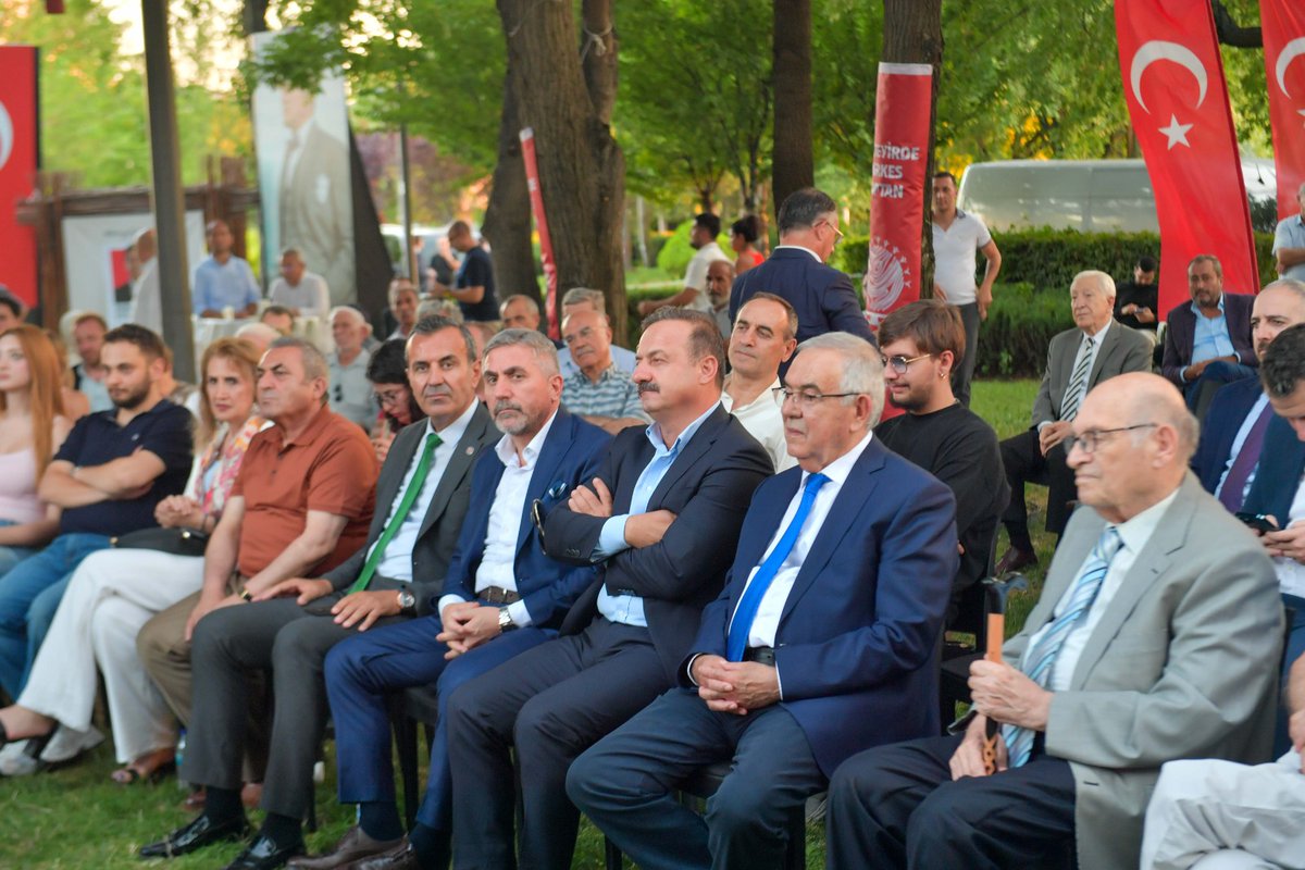 DPHaydarAltints's tweet photo. Dün, Ankara Kent Konseyi tarafından düzenlenen "Ankara'ya İz Bırakanlar" etkinlik serisi kapsamında, Genel Başkanımız Sn. Gültekin Uysal'ın katılımlarıyla Gençlik Parkı'nda keyifli bir sohbet gerçekleştirdik. 

Ankara Kent Konseyi Başkanı Sn. Halil İbrahim Yılmaz başta olmak üzere, programda emeği geçen herkese teşekkür ediyorum.
