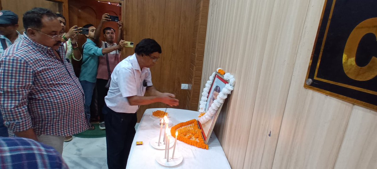 Dcsribhumi's tweet photo. আজ, ৫ আগস্ট ২০২৬ (বুধবার), ভারতরত্ন লোকপ্রিয় গোপীনাথ বরদলৈ-এর মৃত্যুবার্ষিকী উপলক্ষে সমগ্র রাজ্যের সঙ্গে শ্রীভূমি জেলা আয়ুক্ত সম্মেলন কক্ষে  যথাযোগ্য মর্যাদা ও শ্রদ্ধার সঙ্গে 'লোক কল্যাণ দিবস – ২০২৬' পালন করা হয়। https://t.co/6KTWjNQBHv