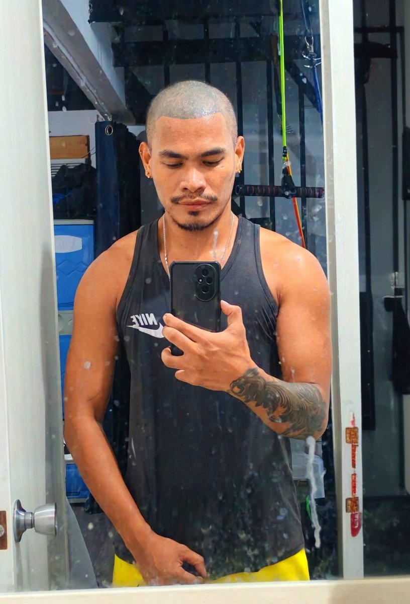 JuanCarloPHub's tweet photo. Totoong work-out naman, panay totnak lately eh... 

@jcfelclemente 
@JuanCarloPHub2 
@JuanCarloPHub https://t.co/RYI7QNUemD