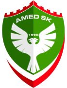 360FTB's tweet photo. 🇹🇷🎙️ 𝐔𝐍 𝐉𝐎𝐔𝐑 𝐔𝐍 𝐂𝐋𝐔𝐁 !

Aujourd’hui on vous emmène en Turquie avec l’Amed Spor 👀

Le 2 mai 2026, lors de la 38e et dernière journée de Trendyol 1. Lig (2e division turque), l’Amed Sportif Faaliyetler Kulübü validait sa montée en Süper Lig, l’élite du football turc. ⚽

L’Amed Spor naît en 1972 sous le nom de Diyarbakır Büyükşehir Belediyespor, dans la ville de Diyarbakır. En 2014, le club adopte son nom actuel. Amed est tout simplement le nom kurde de Diyarbakır.

Les Kurdes, dont la population est estimée entre 45 et 50 millions de personnes, constituent l’un des plus grands peuples au monde à ne pas disposer de leur propre État. Ils sont répartis entre la Turquie, l’Iran, l’Irak et la Syrie. 🌍

L’Amed Spor est au Kurdistan ce que le FC Barcelone est à la Catalogne. Plus qu’un club de football, il est devenu un véritable symbole d’identité, d’existence et d’expression pour les Kurdes de Turquie.

Le club affirme également cette identité à travers ses couleurs, qui reprennent le vert, le jaune et le rouge, associées au peuple kurde. Dans les tribunes, les ultras reprennent le chant « Diren Ha Diyarbakır », qui signifie « Résiste, Diyarbakır ». 🟢🟡🔴

L’Amed Spor s’est aussi fait remarquer par ses prises de position. Le club affiche régulièrement son soutien aux droits des femmes, à la protection de l’environnement, à la lutte contre les discriminations et à la reconnaissance des minorités de Turquie, notamment kurdes, arméniennes et noires. ✊🌱

Pour la première fois de l’histoire de la Turquie, un club revendiquant ouvertement une identité kurde va évoluer dans l’élite du football turc. Le pays, engagé depuis 2024 dans une phase de pacification avec une partie du mouvement kurde, a même félicité cette montée par l’intermédiaire du président Recep Tayyip Erdoğan.

Comme souvent dans le sport, le football et la politique ne sont jamais très loin l’un de l’autre.

C’était l’Amed Sportif Faaliyetler Kulübü.⚽️