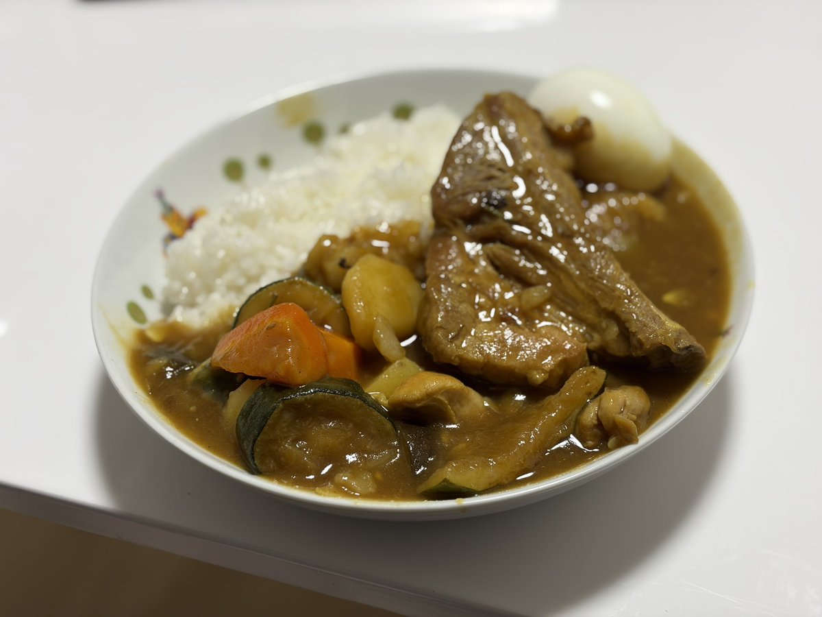 morimori249's tweet photo. 夜ご飯はカレー
何となくスペアリブ投入！ https://t.co/nUSa7Rpent