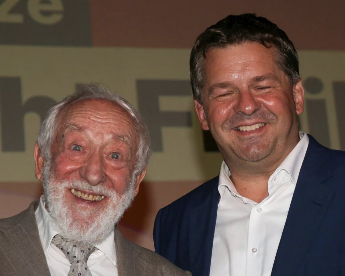 UlrichVosgerau's tweet photo. "Sind Sie Zwilling?! Einer alleine kann ja gar nicht so blöd sein!".♊️ https://t.co/zkvzWvK795