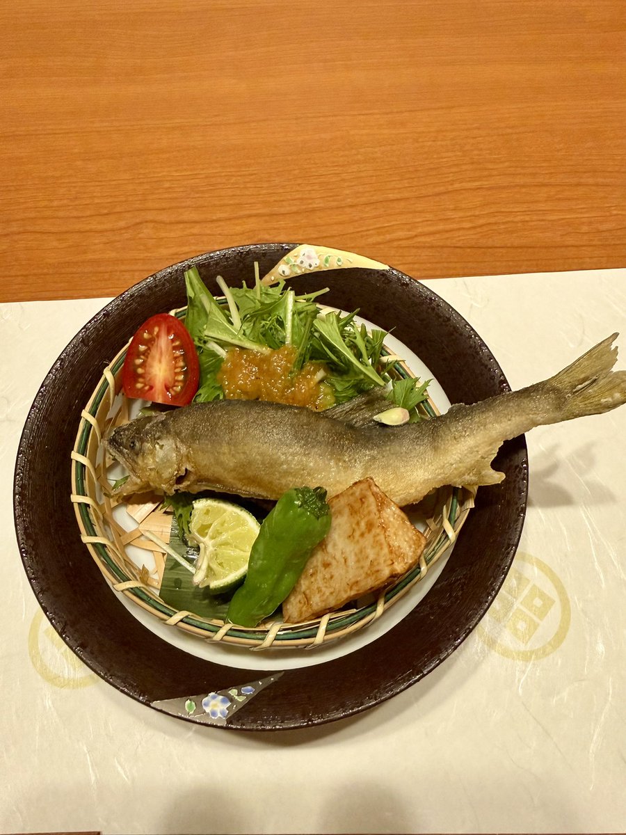 t_fawkik's tweet photo. 奈良屋

5つ星ホテル

ディナー

個室

夏宵の鼓動
碧流の便り
職人がその場で握る鮨
鶴の恋唄

Past photos. 2026.7.3

#5つ星ホテル #温泉旅館 #草津
#写真好きな人と繋がりたい
#iPhoneで撮影 https://t.co/V1Q1k6V5ha