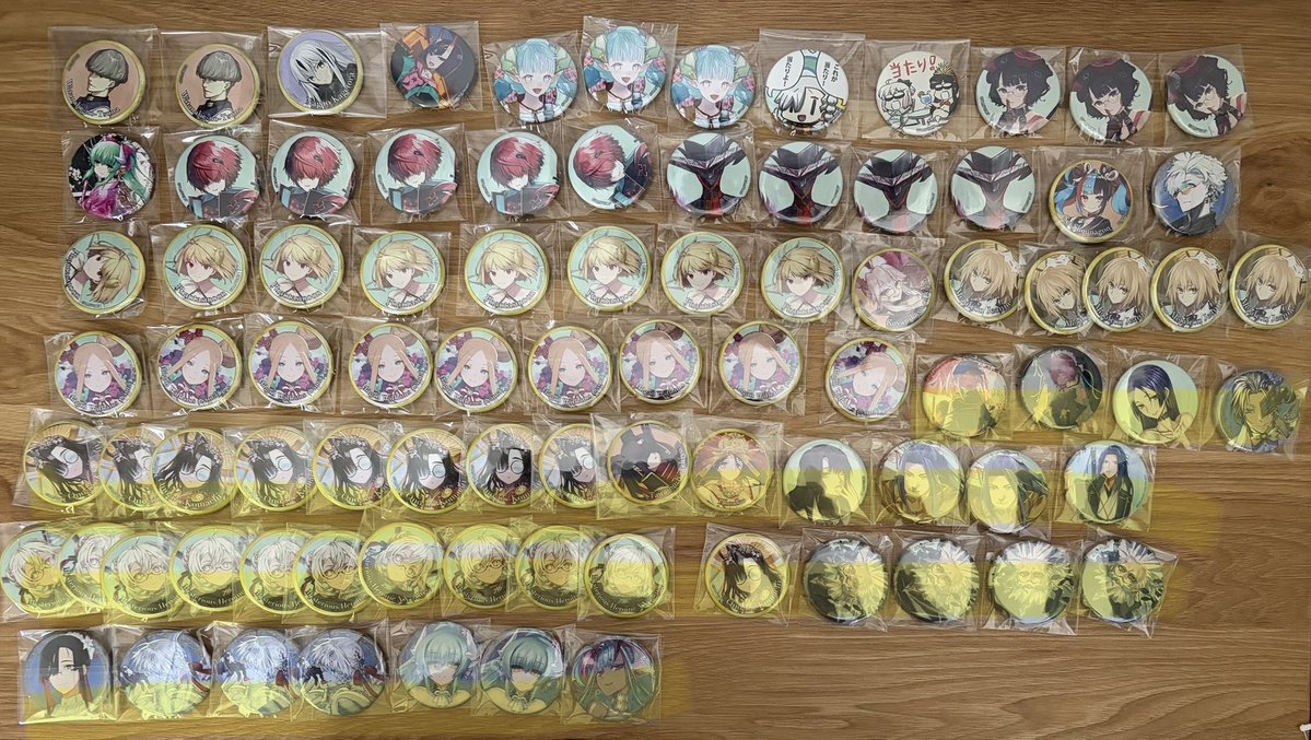 tamotu366's tweet photo. 【交換/譲渡】FGO フェス　霊基召喚缶バッジ

譲:画像参照1.2.3

求:2026fas アーサー　　
　定価(送料)

↓ https://t.co/m8V3oTedg3