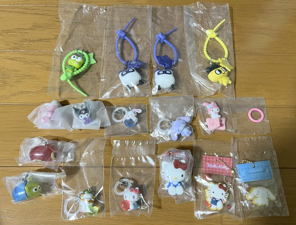 tskk28's tweet photo. ガチャガチャ 交換 めじるし　エモきゅん　ツムツム　サンリオ　たまごっち

譲　画像のもの

求　未所持めじるし

郵送での交換希望です。
検索からもお気軽にお声がけください☀️ https://t.co/3SNni8IGp7