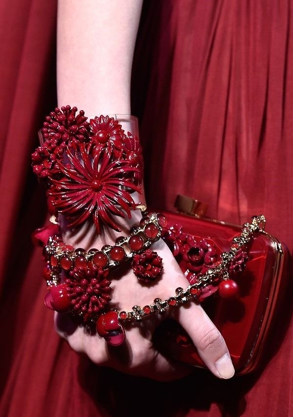 ___chitrogolpo's tweet photo. Elie Saab Couture FW '14/15 https://t.co/nujsWBjWp1