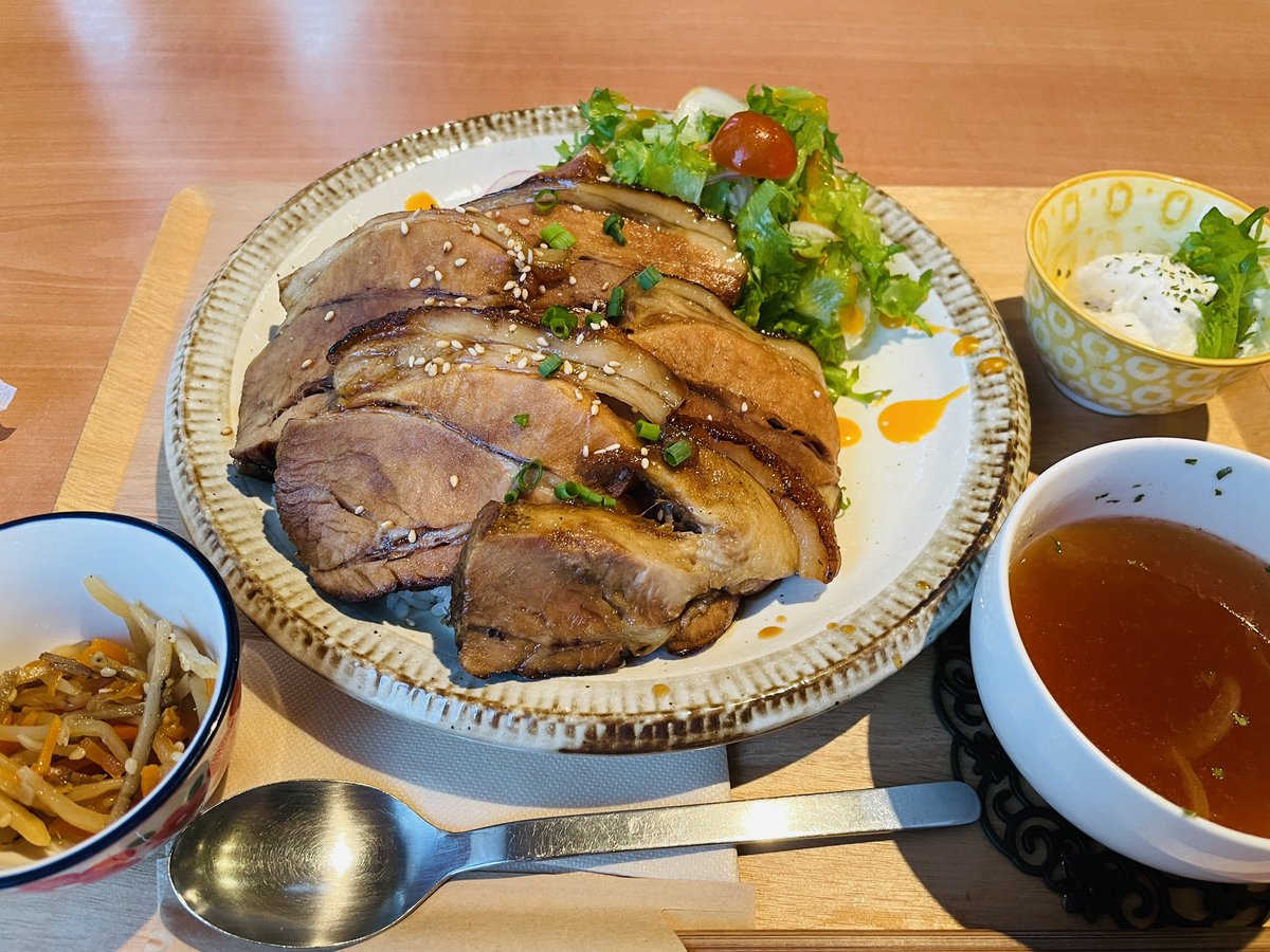 kzm93's tweet photo. ごちそうさまでした(^人^)
#cafebar47
#bartime
#47でごはん https://t.co/VfIbo6QXHF