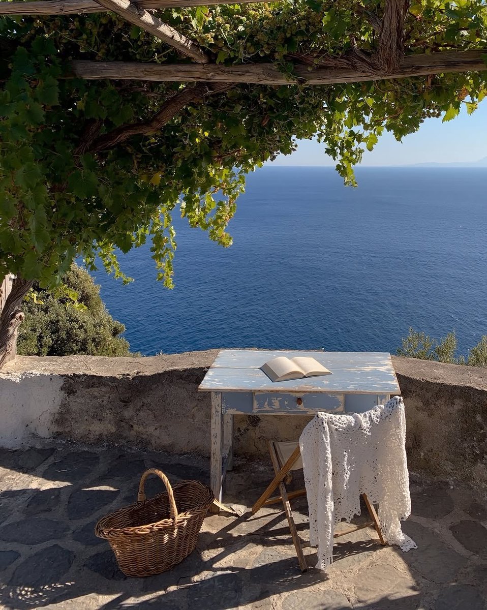 cozyycabin's tweet photo. sea view https://t.co/H9ll7LXxMH