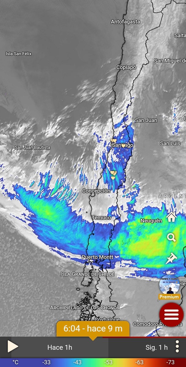 EdoWeatherman's tweet photo. Próximas horas.

Comienza a ingresar sistema frontal que esta tarde dejará fuerte lluvia y viento entre Biobío y Los Ríos, moviéndose a Ñuble y Maule por la noche, luego O'Higgins y por último regiones de Valparaíso y Metropolitana. No descarte chubascos en sur de Coquimbo.
Es un evento breve de 6-9 horas, pero fuerte

Lo más intenso se dará en Biobío (>20-45 mm). Sectores de Maule, Ñuble y Araucanía esperan sobre 10-25 mm y O'Higgins, Valparaíso y Metropolitana sobre 5-20 mm.

Comenta situación de tu sector.