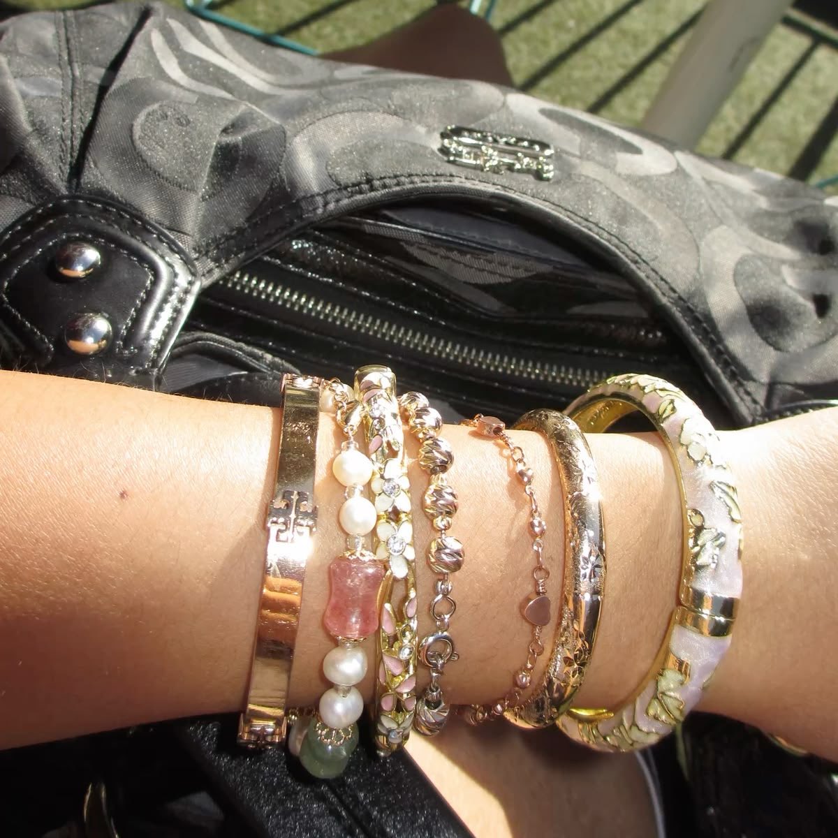 rottncherry's tweet photo. second post and i’m here to say we have to start bracelet maxxing again. and necklaces too. piercings too. i hate not seeing this on beautiful girls. rings as well… maybe i just love this look lately, i think it’s so cool. can be so personal and stuff too. https://t.co/9WWLBIZ01V