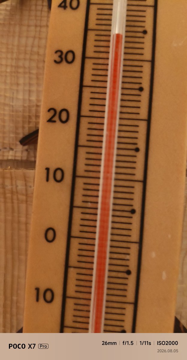 modokitheatre's tweet photo. 今日はこの時間(19:21)でも台所の室温が34度もある🥵(熱を使う料理は一切していない) #POCOX7Pro 縦撮影 https://t.co/nuv8grPcc8