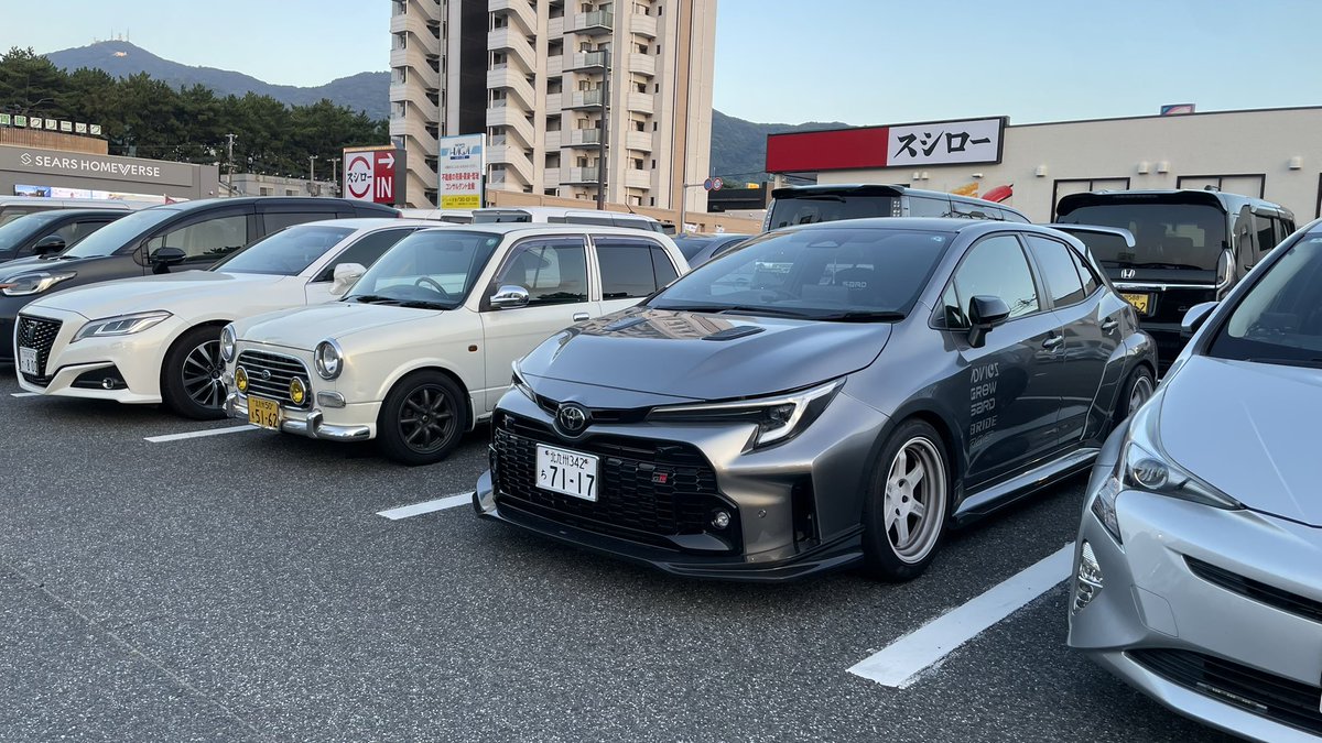 M93966641's tweet photo. GRコラボのせいで連れてこられた https://t.co/8tZ240q6jp