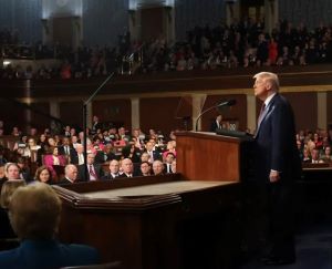 homeroboscan's tweet photo. Imposible para el Presidente Trump contener la presión de congresistas y grandes compañías de Estados Unidos exigiendo elecciones libres en Venezuela...En el Congreso actúa un poderoso movimiento bipartidista que encabezan la demócrata Jeanne Shaheen y los republicanos Ted Cruz y Rich Scott...Las petroleras insisten en que con el régimen chavista saqueador y explotador "vivo", con Delcy Rodríguez, es difícil y riesgoso invertir...Por eso Trump cambia de táctica y ordenó a Marco Rubio organizar elecciones en Venezuela lo más pronto posible...Amanecerá y veremos.
