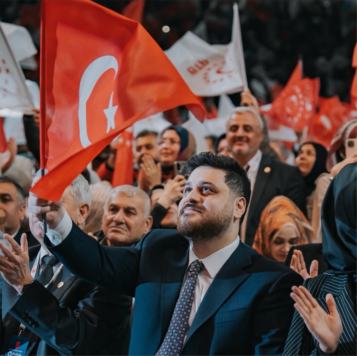 huseyinbasedits's tweet photo. Hüseyin Baş:

Türk milletinin 5000 yılda elde ettiği en büyük kazanım Cumhuriyettir. 

Diğer bütün kazanımları yitirir yeniden elde edebilirsiniz ancak elinizde milletin iradesi kalmazsa geçmişte elde ettiğimiz hiçbir şeyin de değeri olmaz. 

Cumhuriyeti kaybedersek elimizde ne din kalır ne başka bir şey…