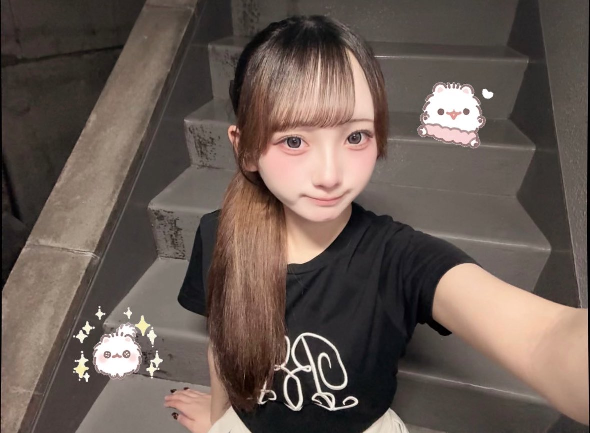 VptKzg's tweet photo. ホビコンカフェ嬢(?) https://t.co/x8dJxdE357