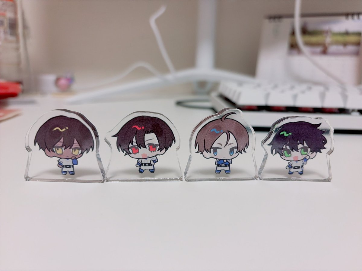 Natrpg_0000's tweet photo. はじめて立体物というものをつくりしものになったので、写真あげちゃう
後ろ汚ねえ！！！(コードが) https://t.co/IwdVEZkxsc