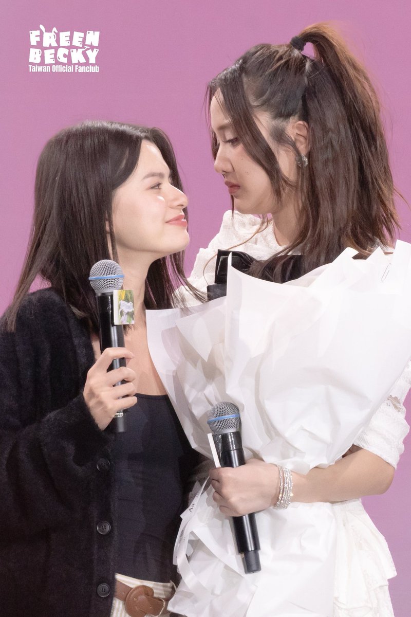 H_B_KYE's tweet photo. ปีก่อนก็พูดแบบนี้ลูก งืมๆ 😌
เบคโน๊ะรักพี่สาวคนสวย

REBECCA X UNIQLO FW
#BeckyxUNIQLO2026FW
#Beckysangels https://t.co/5zxb8w8H3t