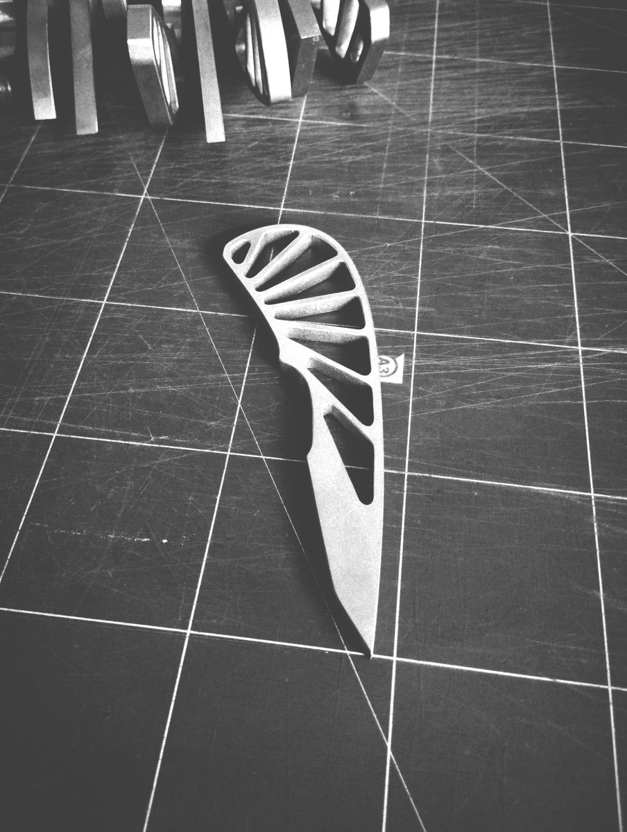 ironboneknives's tweet photo. 'the Thick Squad: BANSHEE!'
work in progress.

#wip #kiridashi #knife #customknives #bladesmith #knifemaking #knives #tools #edc #everydaycarry #design #humandesign https://t.co/5p33nNgPC4