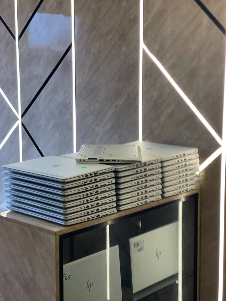 jhozztech's tweet photo. HP ELITEBOOK 830 G6
INTEL CORE I5 
256 SSD 8GB RAM 
KEYBOARD LIGHT 
TOUCH SCREEN 
8TH GENARATION 
13.3 INCHES SCREEN 
FACE RECOGNITION
FINGERPRINT ENABLE 
AVAILABLE UN BULK

              @ 400K 🇮🇸

#LaptopDeals #TechUpgrade #Jhozztech #LaptopsInNigeria https://t.co/eW5AG8sL83