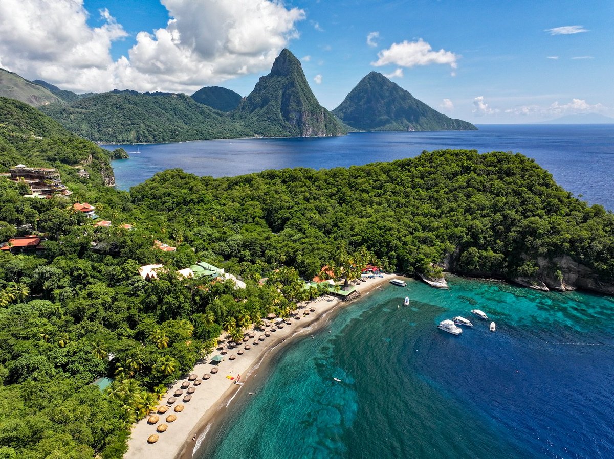 TravelBucketX's tweet photo. Saint Lucia 🇱🇨 https://t.co/YvFHvEWeTg