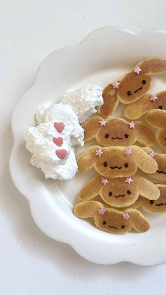 lovesickdoe's tweet photo. mini mocha pancakes https://t.co/e8rMnJo6v3