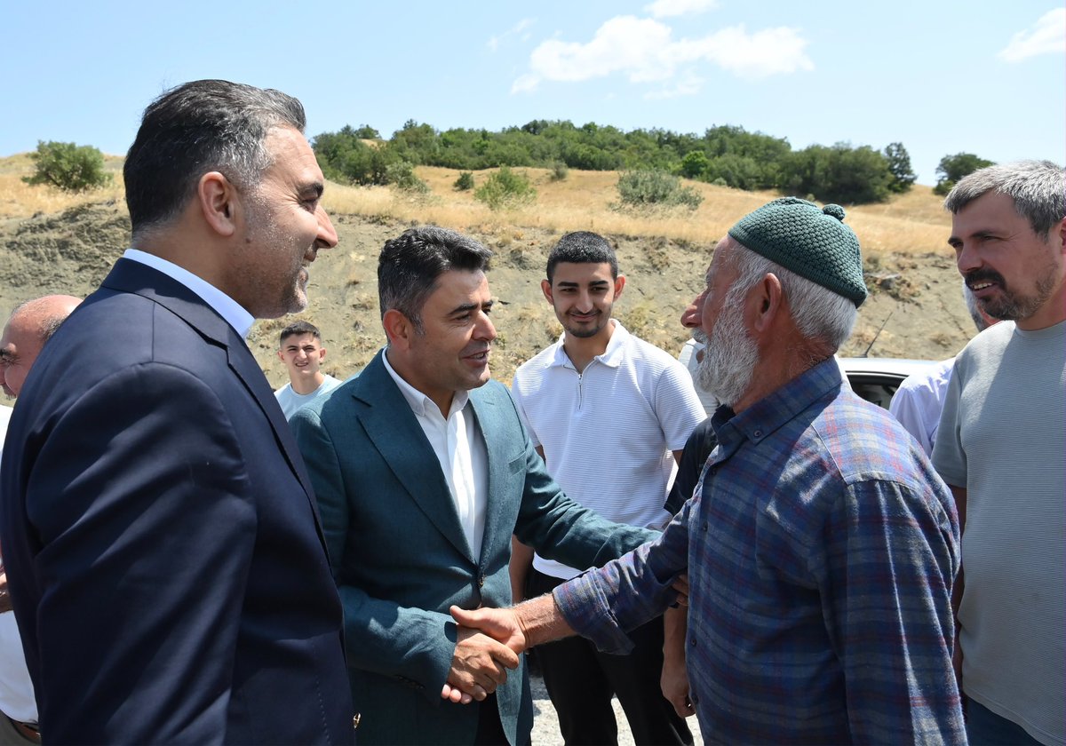 Hibrahimkursun's tweet photo. Ulaştırma ve Altyapı Bakan Yardımcımız Osman Boyraz ile birlikte, Çatpınar Festivali Ağası Osman Nuri Arslan’ı hanesinde ziyaret ederek hayırlı olsun dileklerimizi ilettik.

Misafirperverliği ve nazik ev sahipliği için kendilerine teşekkür ediyor, ağalığının hayırlara vesile olmasını diliyorum.