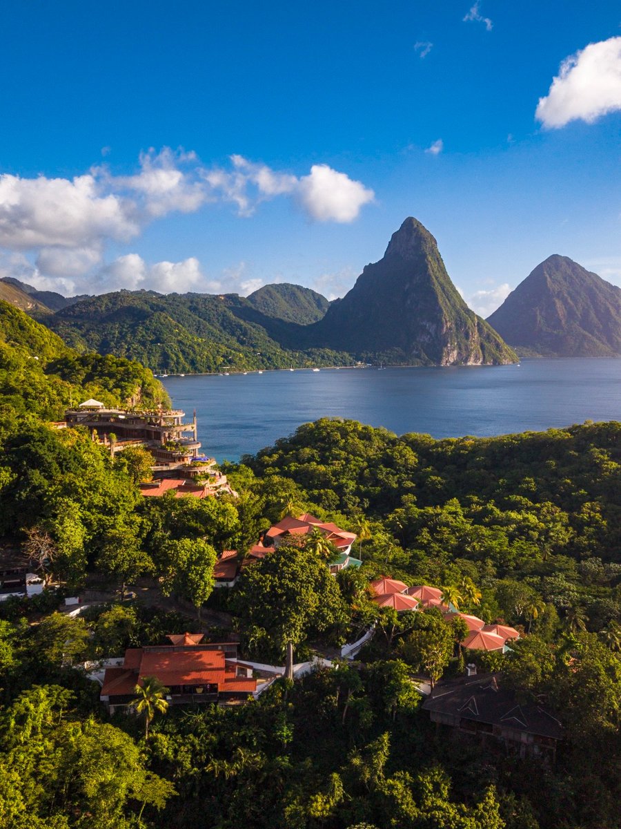 TravelBucketX's tweet photo. Saint Lucia 🇱🇨 https://t.co/YvFHvEWeTg