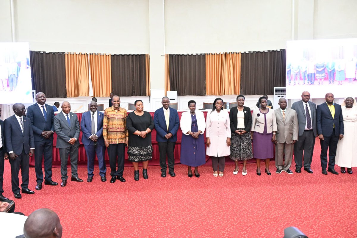BalaamBarugahar's tweet photo. Thank you, Your Excellency the Vice President @jessica_alupo , for officially opening the meeting of Local Government leaders and City leaders this morning.

Your support and guidance for the #ExposeTheCorrupt campaign are deeply appreciated. Your remarks have further motivated us to faithfully execute the assignment given by His Excellency President @KagutaMuseveni and to advance the policy of zero tolerance for corruption.

I also wish to affirm that my Chairman, PLU Supreme Leader Gen. @mkainerugaba, fully supports and provides guidance for this national campaign.

I call upon all Ugandans to rally behind Mzee, our joint security and anti-corruption agencies, in the fight against corruption. Together, by following the guidance of our leaders, we shall eliminate this virus and build a more transparent, accountable, and prosperous Uganda.

Barugahara Balaam Ateenyi
Minister of Local Government