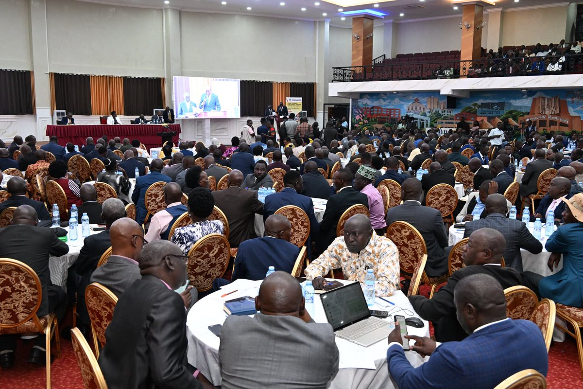 BalaamBarugahar's tweet photo. Thank you, Your Excellency the Vice President @jessica_alupo , for officially opening the meeting of Local Government leaders and City leaders this morning.

Your support and guidance for the #ExposeTheCorrupt campaign are deeply appreciated. Your remarks have further motivated us to faithfully execute the assignment given by His Excellency President @KagutaMuseveni and to advance the policy of zero tolerance for corruption.

I also wish to affirm that my Chairman, PLU Supreme Leader Gen. @mkainerugaba, fully supports and provides guidance for this national campaign.

I call upon all Ugandans to rally behind Mzee, our joint security and anti-corruption agencies, in the fight against corruption. Together, by following the guidance of our leaders, we shall eliminate this virus and build a more transparent, accountable, and prosperous Uganda.

Barugahara Balaam Ateenyi
Minister of Local Government