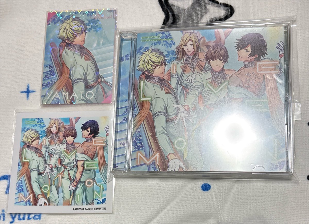 Touzyu_Koukan's tweet photo. 【譲渡】
うたプリ ライエモ CD

譲) HEART BEAT 2セット
メセカ：大和
特典：スクエアブロマイド

求) 
CDのみ：500円
メセカor特典＋CD：1000円
CD＋メセカ＋特典：1500円

郵送の場合、送料はこちらが負担致します。

手渡しは以下
7日 梅田手渡し(滞在時間不明)
10日 天王寺(17時~21時)
プロカ記載日時
他日大阪手渡し

ご検討よろしくお願いします。
