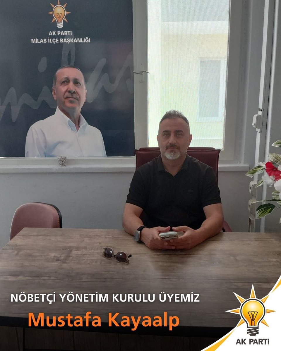 milasakparti48's tweet photo. Nöbetçi İlçe Yönetim Kurulu Üyemiz Mustafa Kayaalp’e hayırlı nöbetler dileriz. 

Vatandaşlarımıza yardımcı olmaya ve taleplerini dinlemeye devam ediyoruz. 

Kapımız da gönlümüz de her zaman açık. https://t.co/5IM1sHjJz0