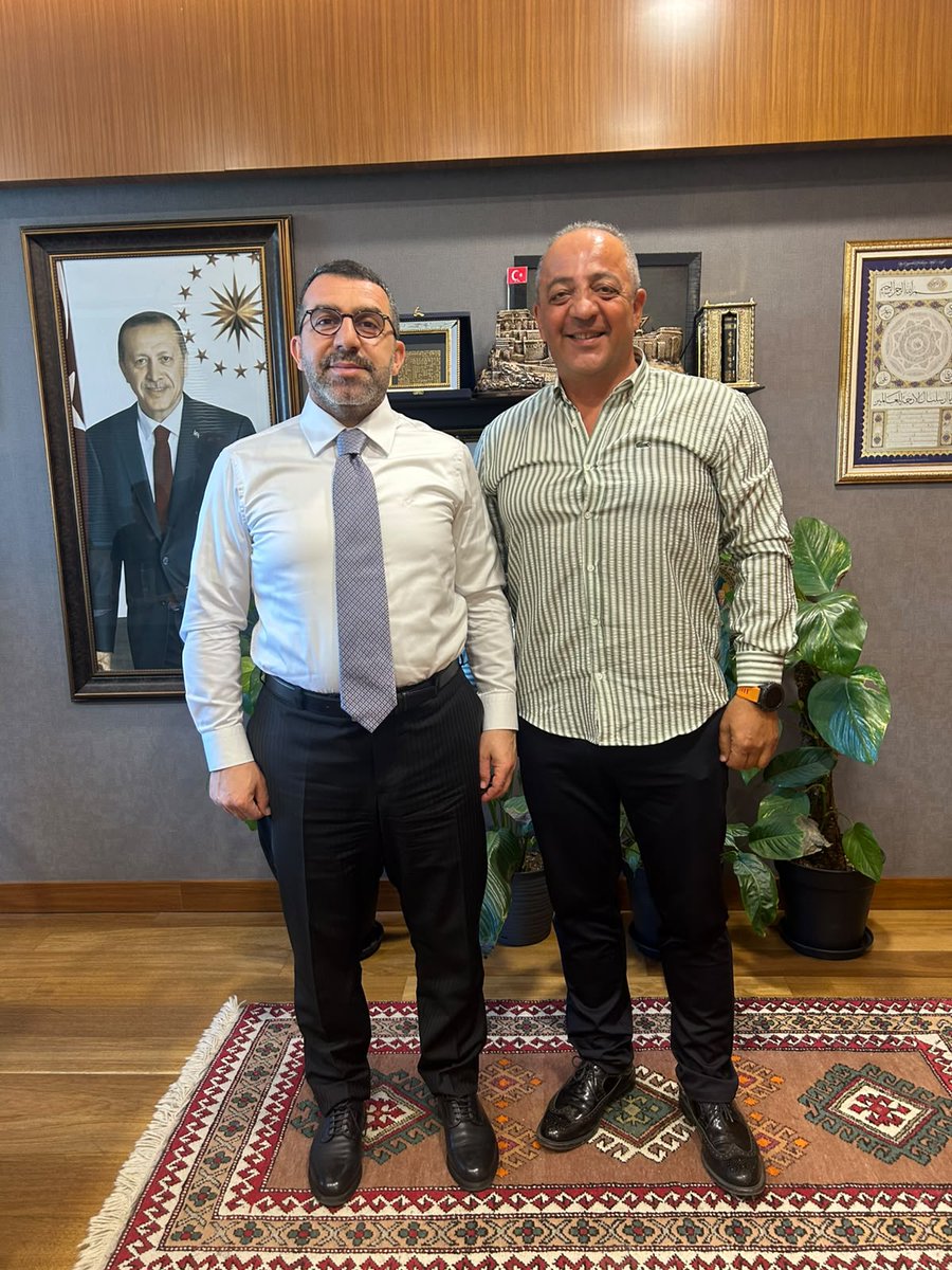 Ademcalkin's tweet photo. 📍TBMM

Gazi Meclis'imizde bizleri ziyaret eden;
▪️Değerli kardeşim, işadamı Serkant Aykul,
▪️Agora Sanat Galerisi sahibi Fatih Dal,
▪️Gençlik Kolları İl Başkan Yardımcımız Sinan Nayki,
▪️Gazeteci Bahattin Daşdelen,
▪️Baha Tokgöz'e nazik ziyaretleri için teşekkür ediyorum.
Ayaklarına sağlık.