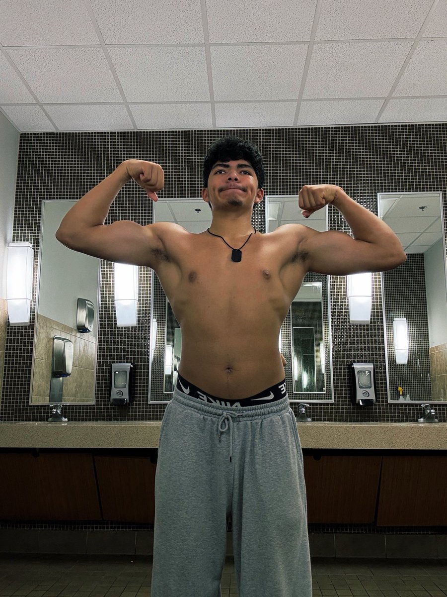 Aiden805's tweet photo. Quick Physique Pic Dump https://t.co/wkxSUh6Vsj