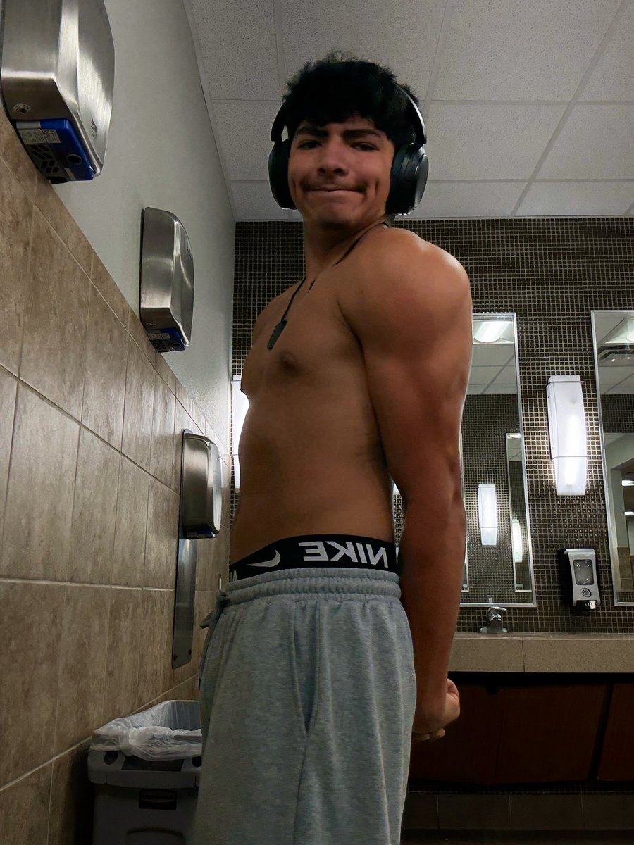 Aiden805's tweet photo. Quick Physique Pic Dump https://t.co/wkxSUh6Vsj