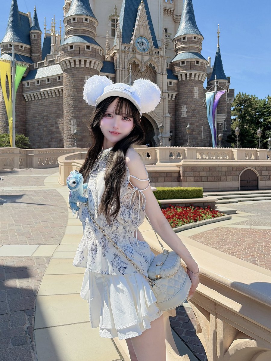 shinya_nyan_'s tweet photo. 付き合いたて                         付き合って5年 https://t.co/nfwGYNJk8K