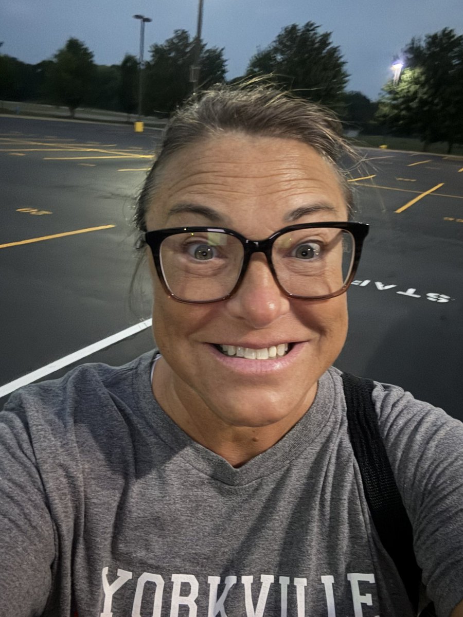 JenYBFanDickson's tweet photo. When it’s the first day of football and physicals are still coming in you get here before anyone else!!!! #letsgo https://t.co/HDjwCGrwxJ