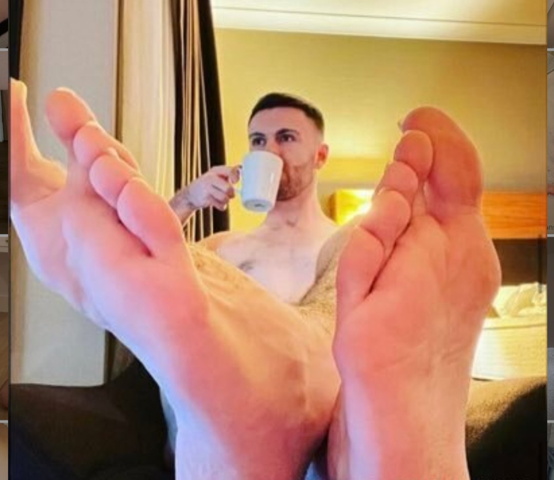 expofagryan's tweet photo. RETWEET if you think I have nice feet https://t.co/IVslKKXTsp