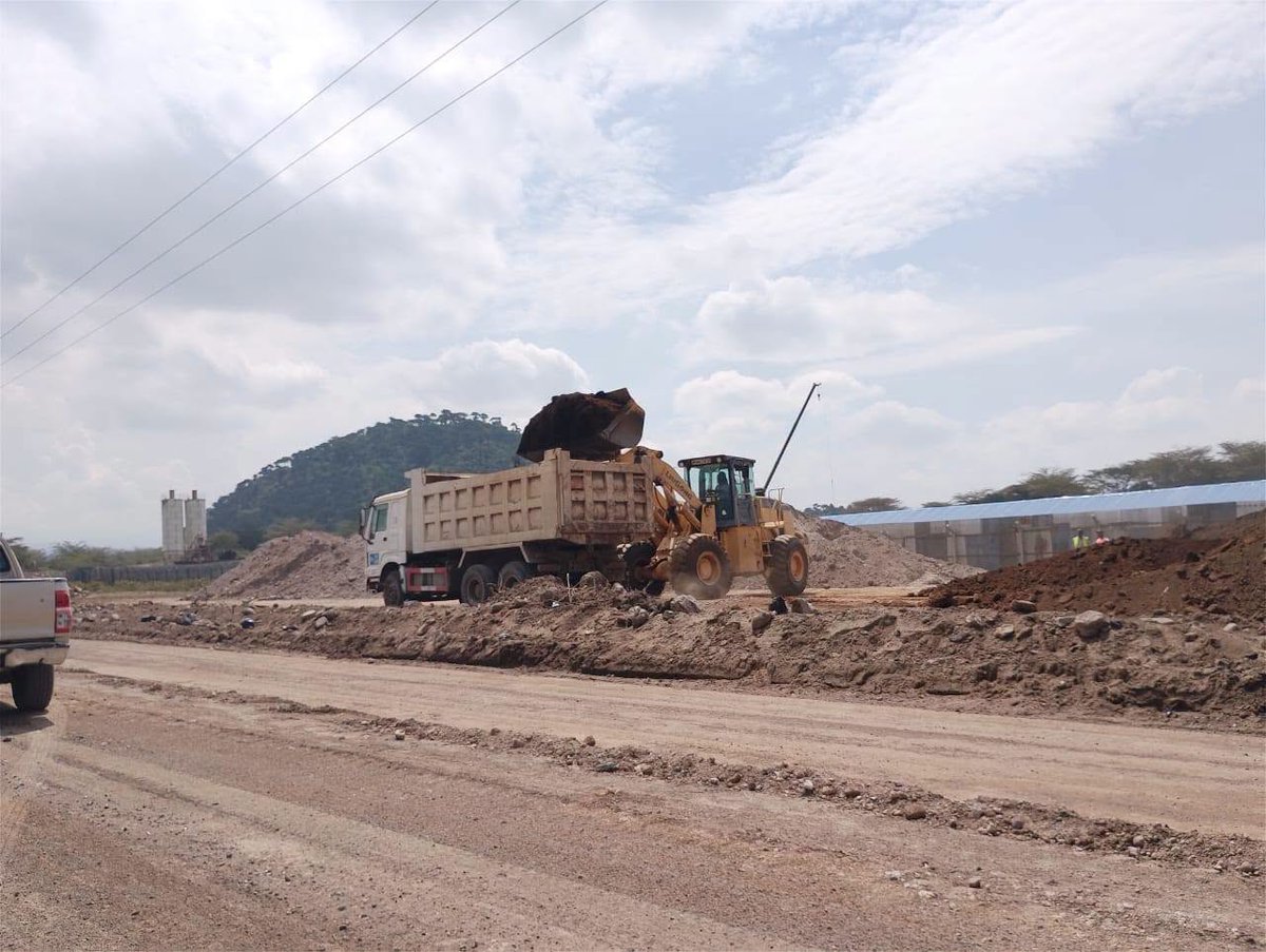 Roads_KE's tweet photo. Exciting progress on the Kongoni–Moidabi–Ngondi–Maiella Road. Excavation works and drainage installation are currently underway as this vital route gets tarmacked for the very first time! https://t.co/6baHHuFXAS