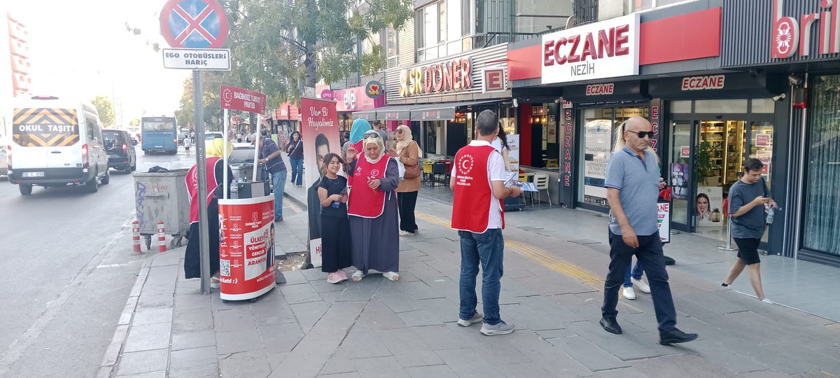 btpankarakadin's tweet photo. Mamak Kadın Kollarımız sahada, vatandaşlarımızla yan yana! 🇹🇷

Gerçekleştirdiğimiz saha çalışmasında vatandaşlarımızla bir araya geldik.

Gösterdikleri yoğun ilgi ve samimi yaklaşımları için tüm hemşehrilerimize teşekkür ediyoruz. https://t.co/GgVk0WwlmR